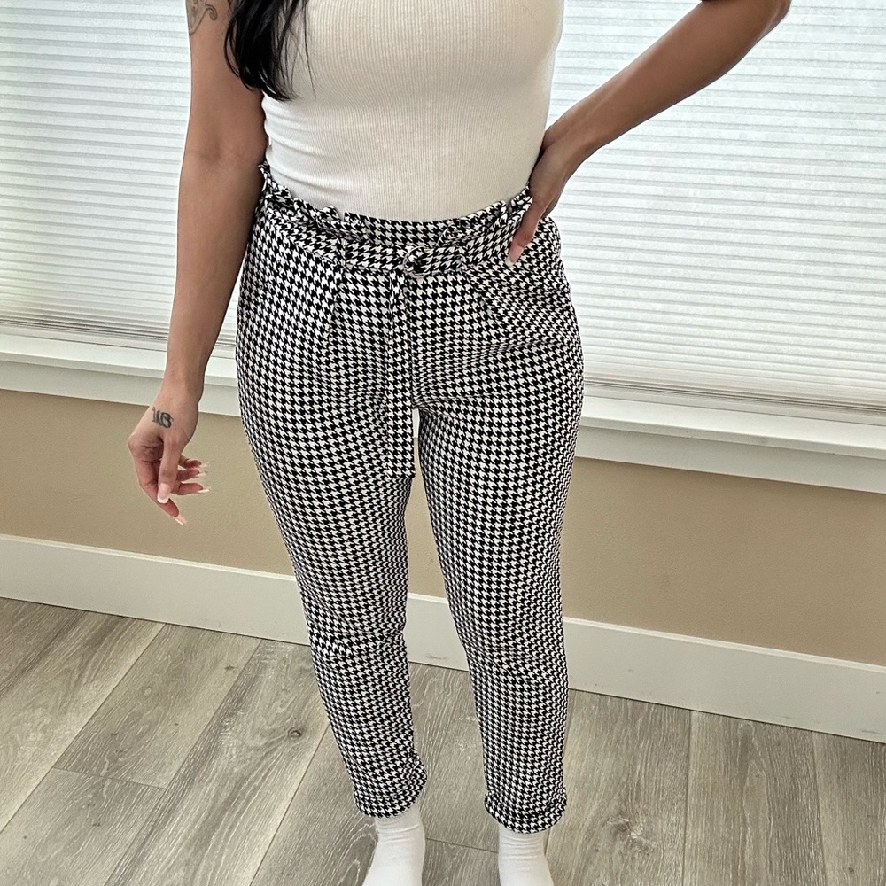 NO BOUNDARIES High Rise Houndstooth Pants Cuffed